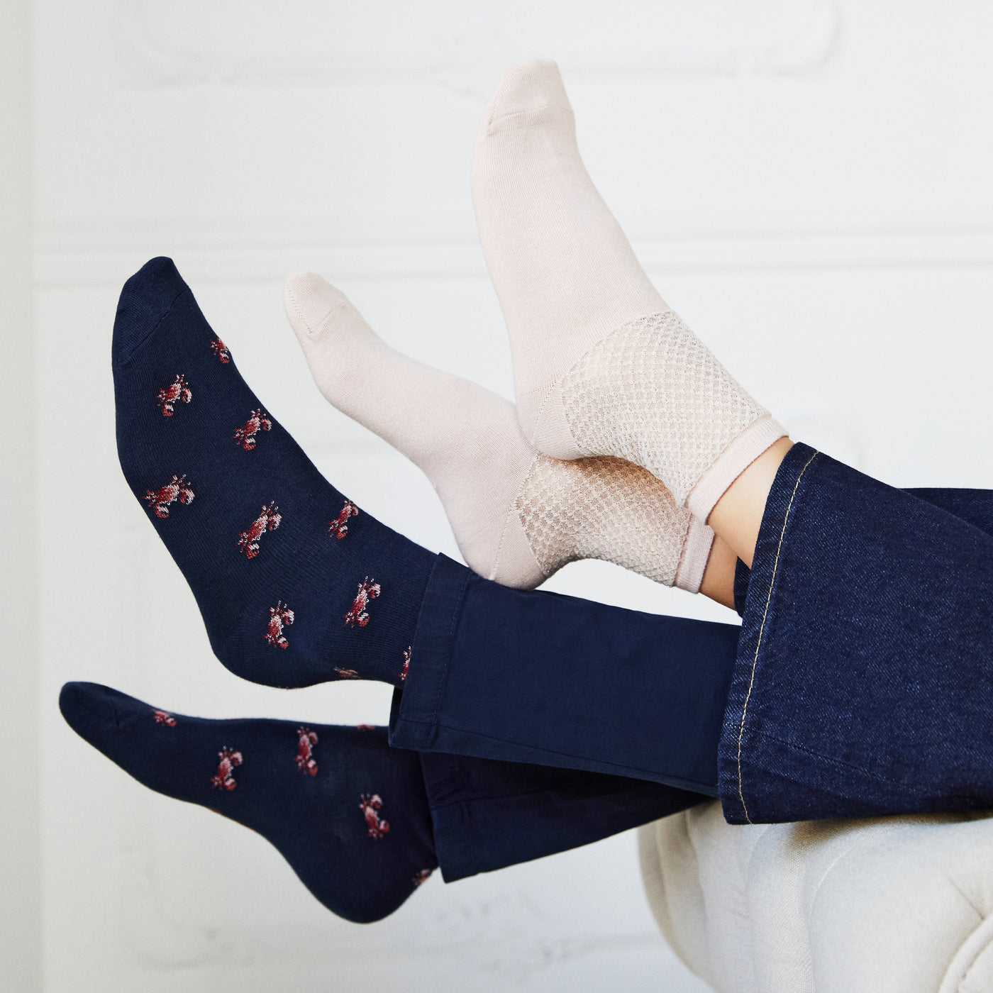 Crabs - men's socks - navy cotton
