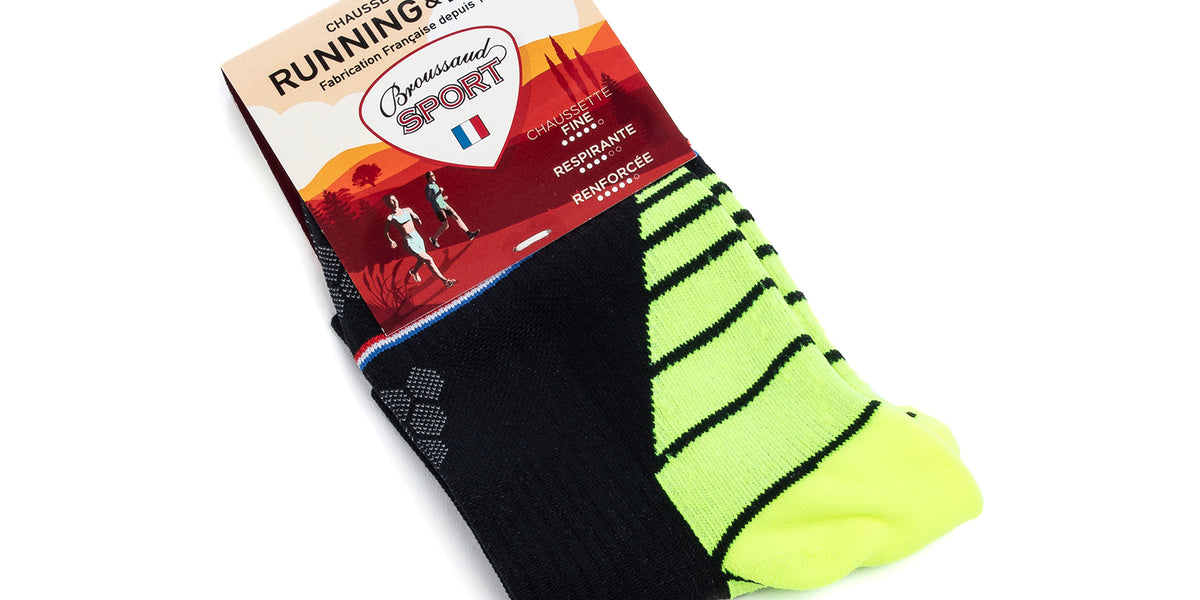 Nos chaussettes de running coloris noir/jaune - Maison Broussaud