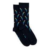 Paire de chaussettes homme mi-hautes bleu marine motif perroquets multicolores.