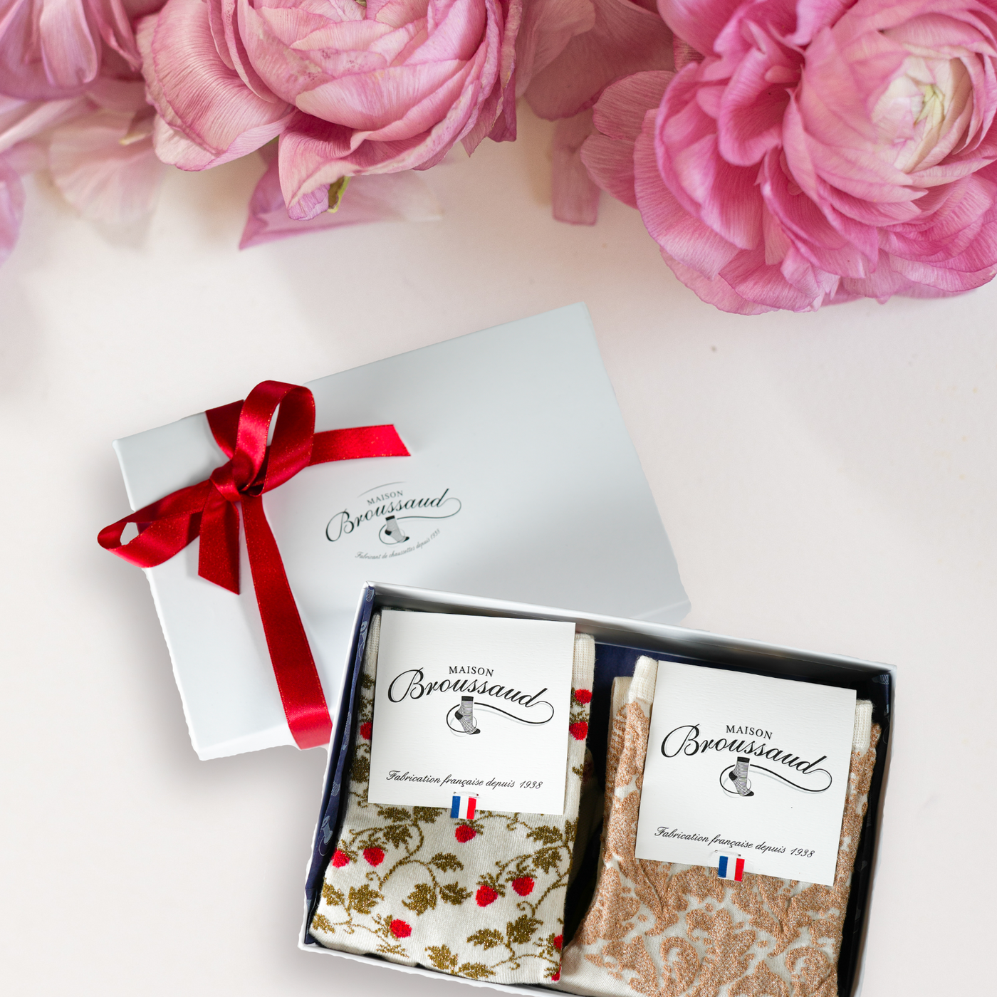An original gift idea: offer personalized socks for Mother's Day
