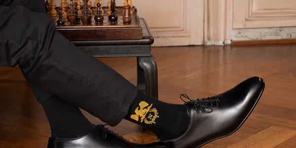 Quelles chaussettes porter avec un costume pour être chic au travail ?