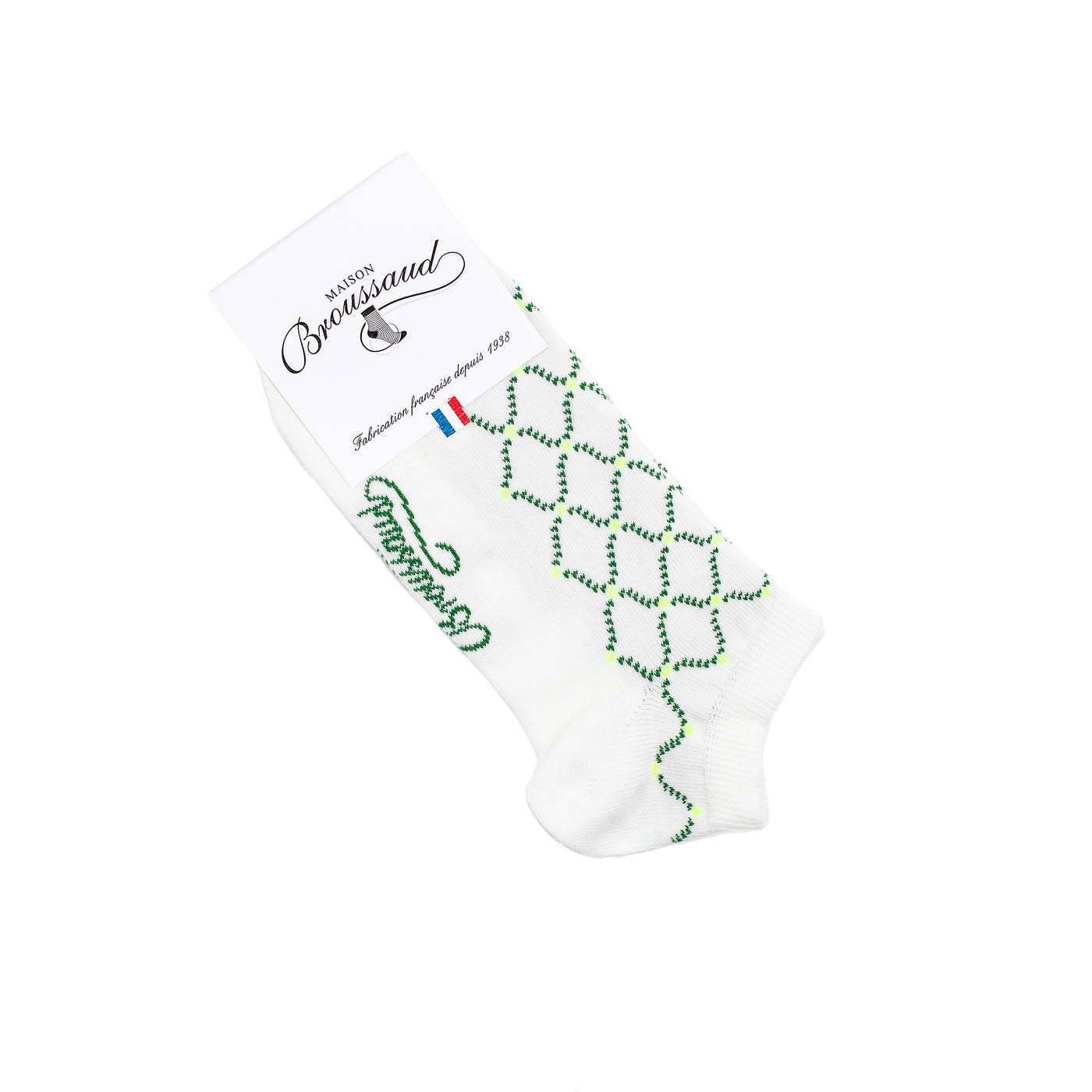 Paire de chaussettes invisibles basses blanches à motifs verts géométriques, emballée sous étiquette Maison Broussaud.